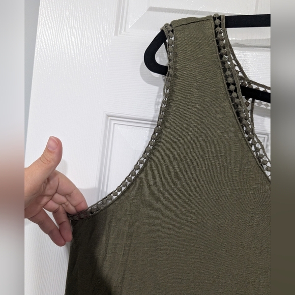 Lane Bryant Sage Green Swing Sleeveless Tank Top in Size 18/20 (2X) - Picture 2 of 7